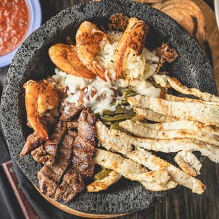 Molcajete Parrillada